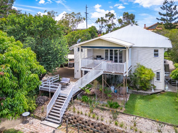 196 AGNES STREET, THE RANGE.